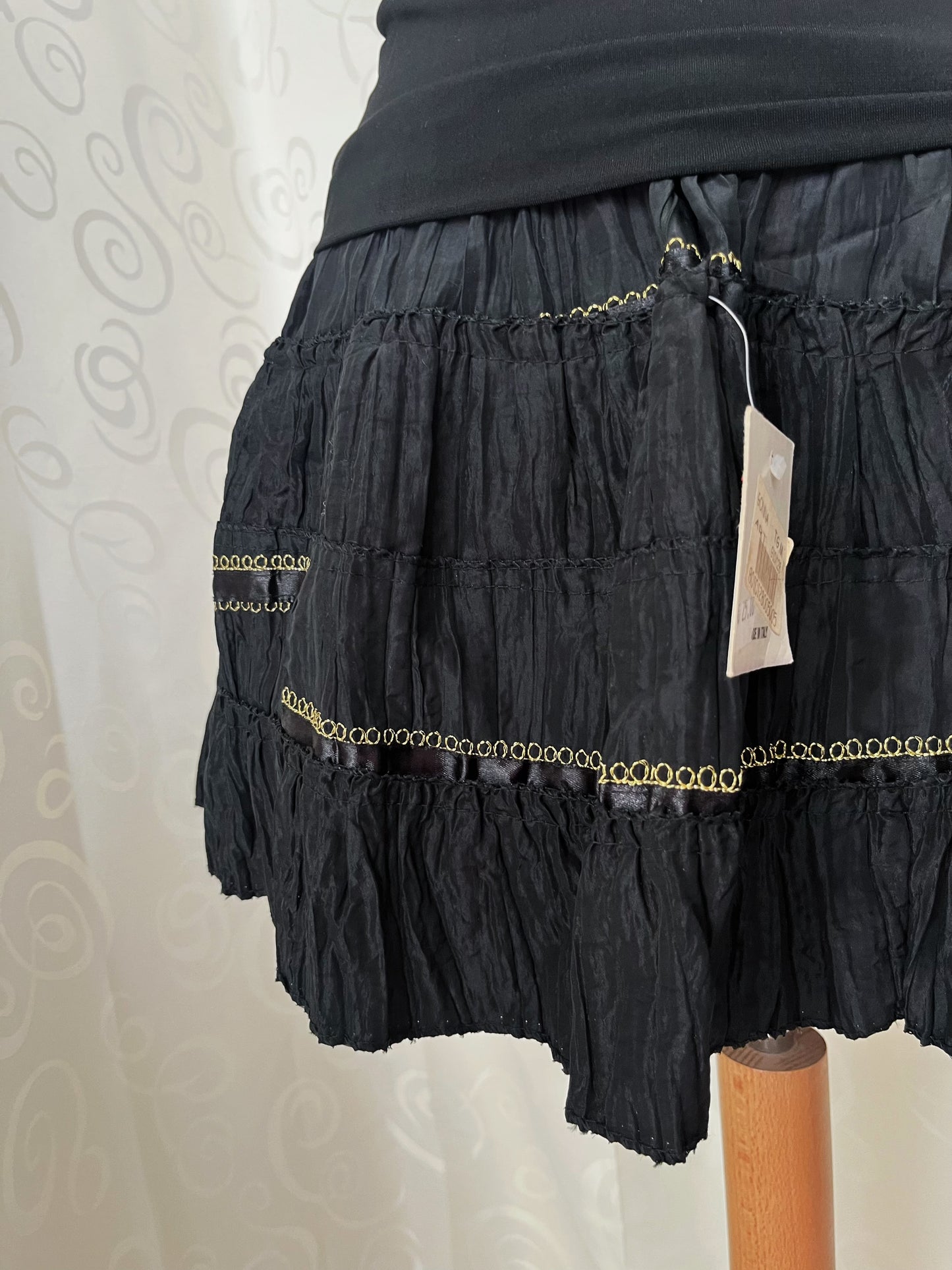 00’s deadstock fairy whimsy black skirt 🌀✨