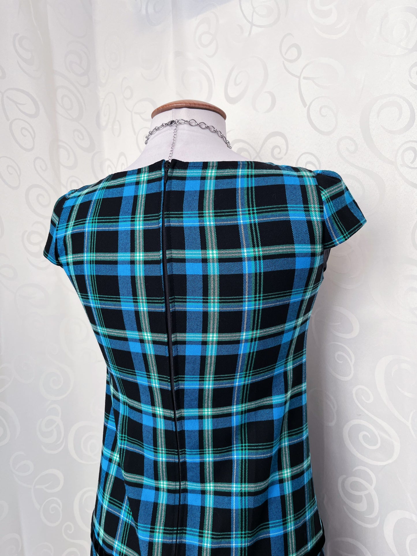00's tartan blue dress with velvet & plaid details 💀🌀