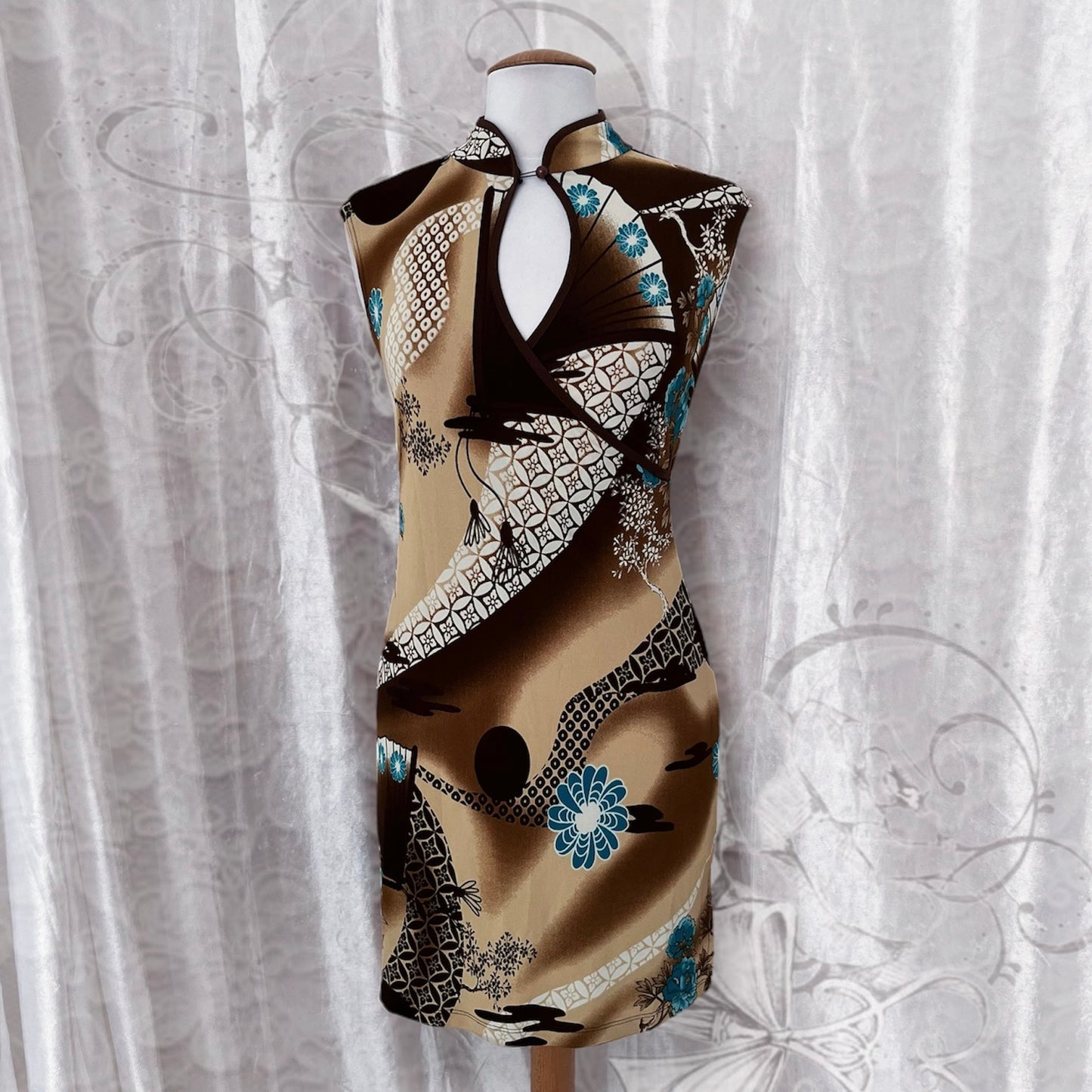 Beautiful beige & brown Qipao cheongsam dress 🦋
