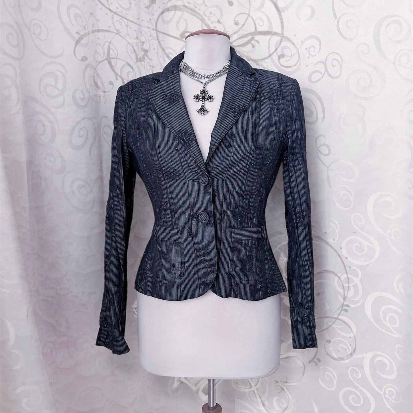 00’s whimsygoth striped & embroidered grey blazer 🌀🥀