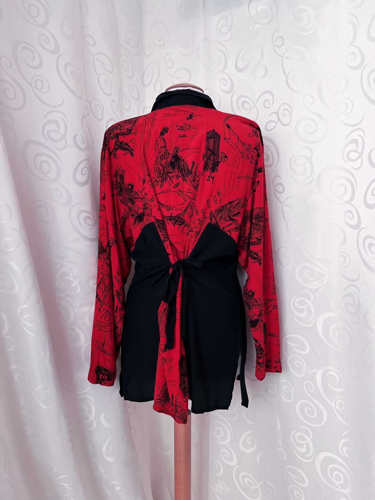 Vintage crazy-patterned red & black shirt ❤️