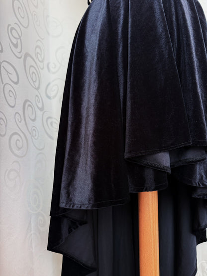Gothic/Witchy black velvet midi skirt 🦇🗝️