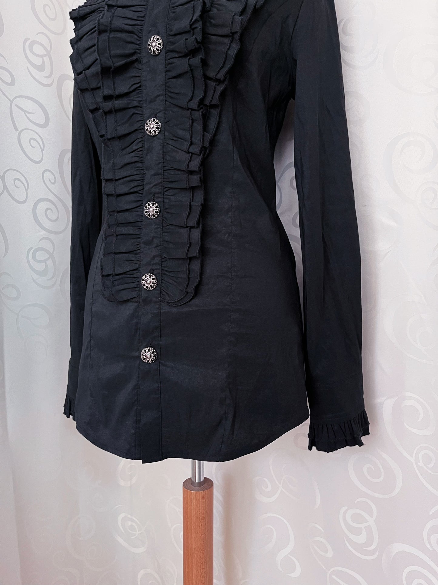 Gothic Victorian style ruffle long shirt