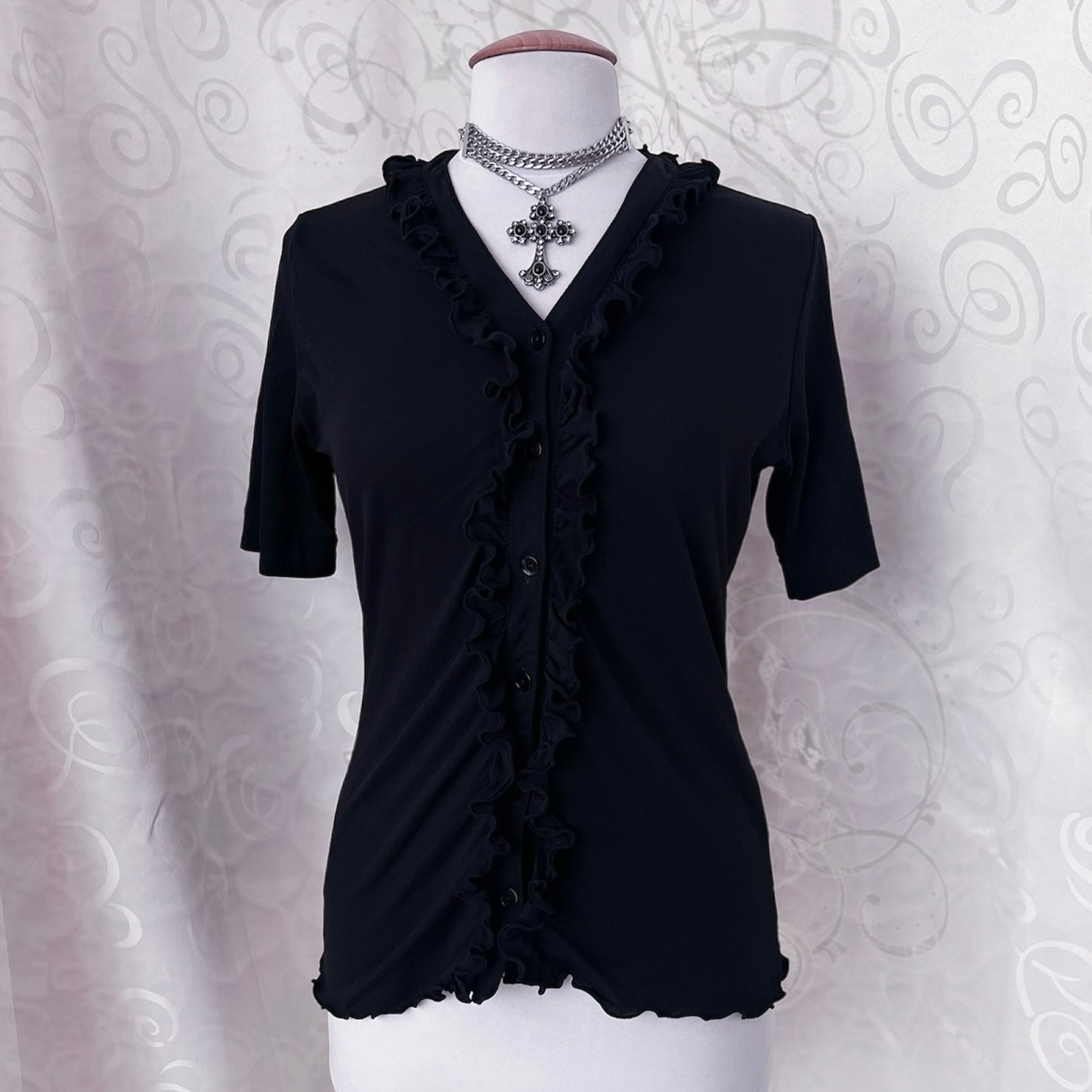 Gothic/Jirai Kei style ruffle black shirt with short sleeves 🦇