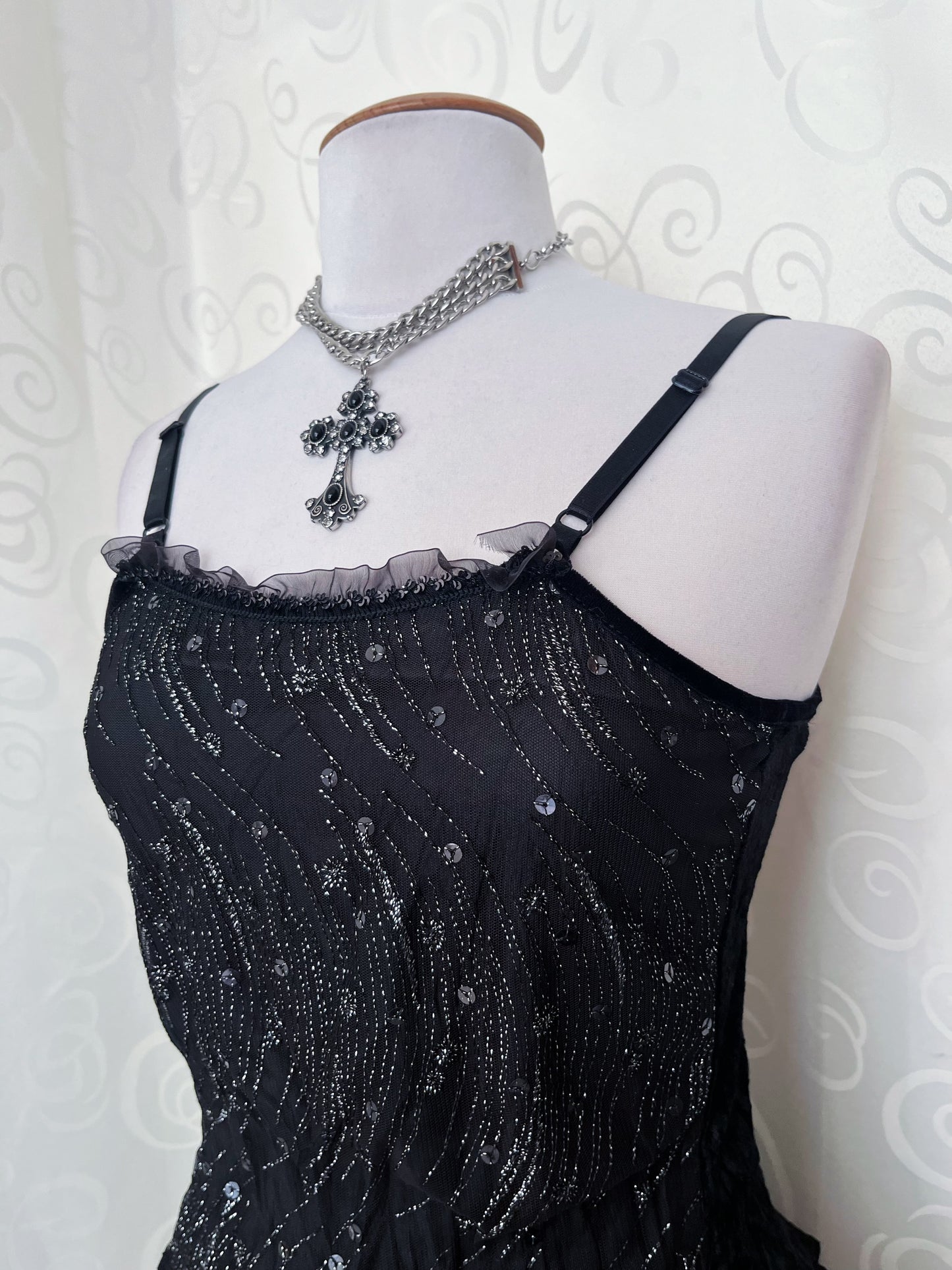 00’s deadstock dark whimsy sequin & velvet top 🌀🦇