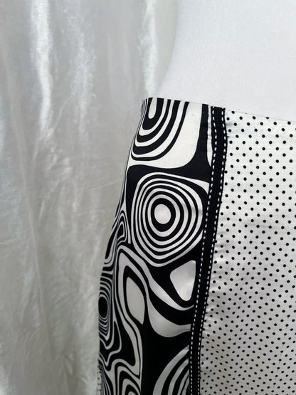 00’s whimsy Tim Burton style crazy patterned skirt 🕸️