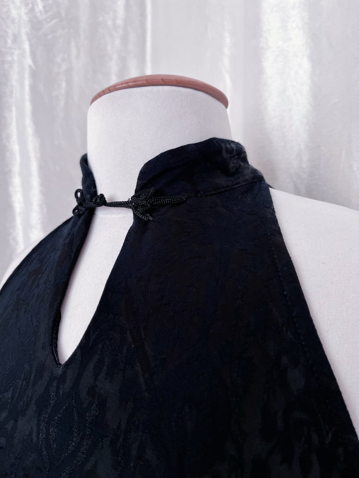 00’s Gothic Asian Qipao style brocade dress 🦇