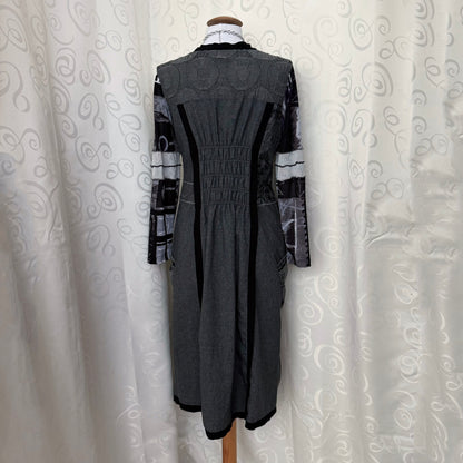 00’s Patchwork grey dress with lace-up detail, mesh sleeves & pockets 🌀🦇