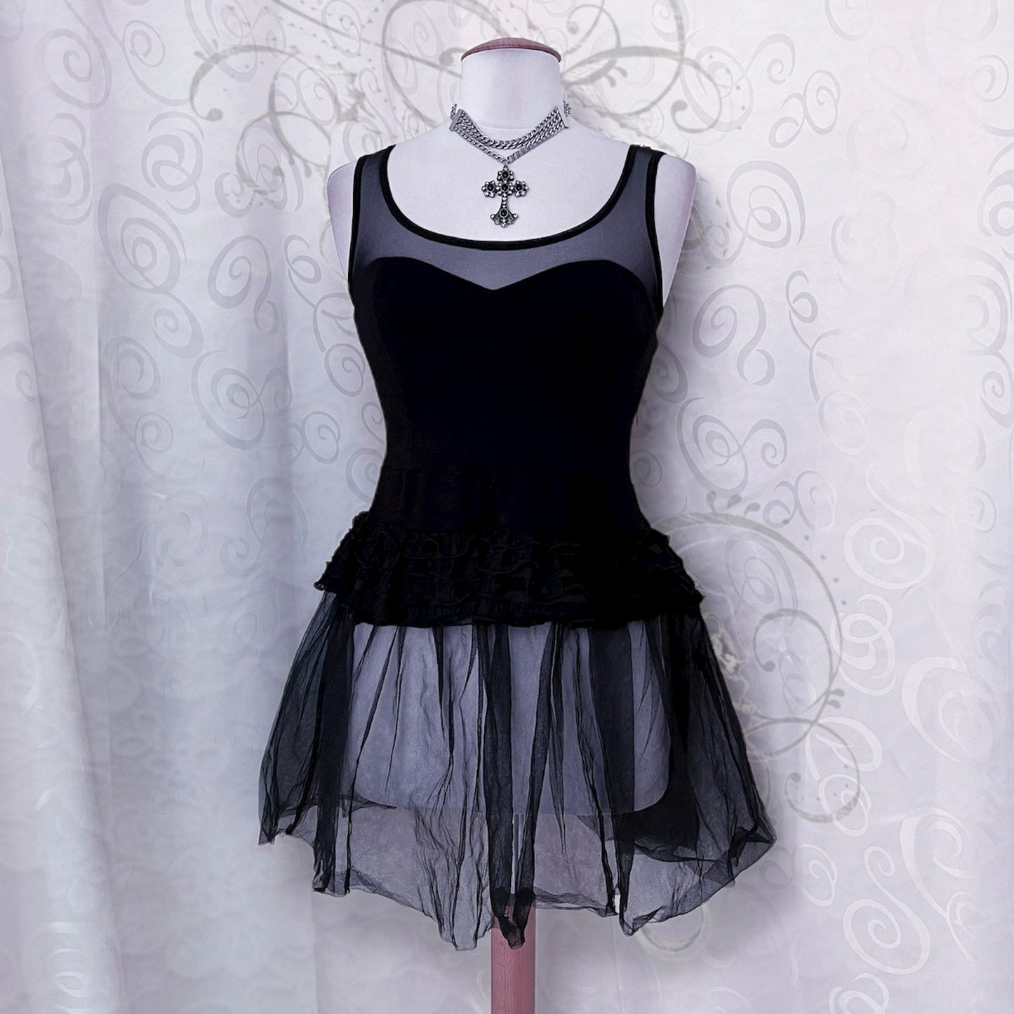 00’s Horror Protagonist / ballerina black top with tulle layering 🕸️🩰