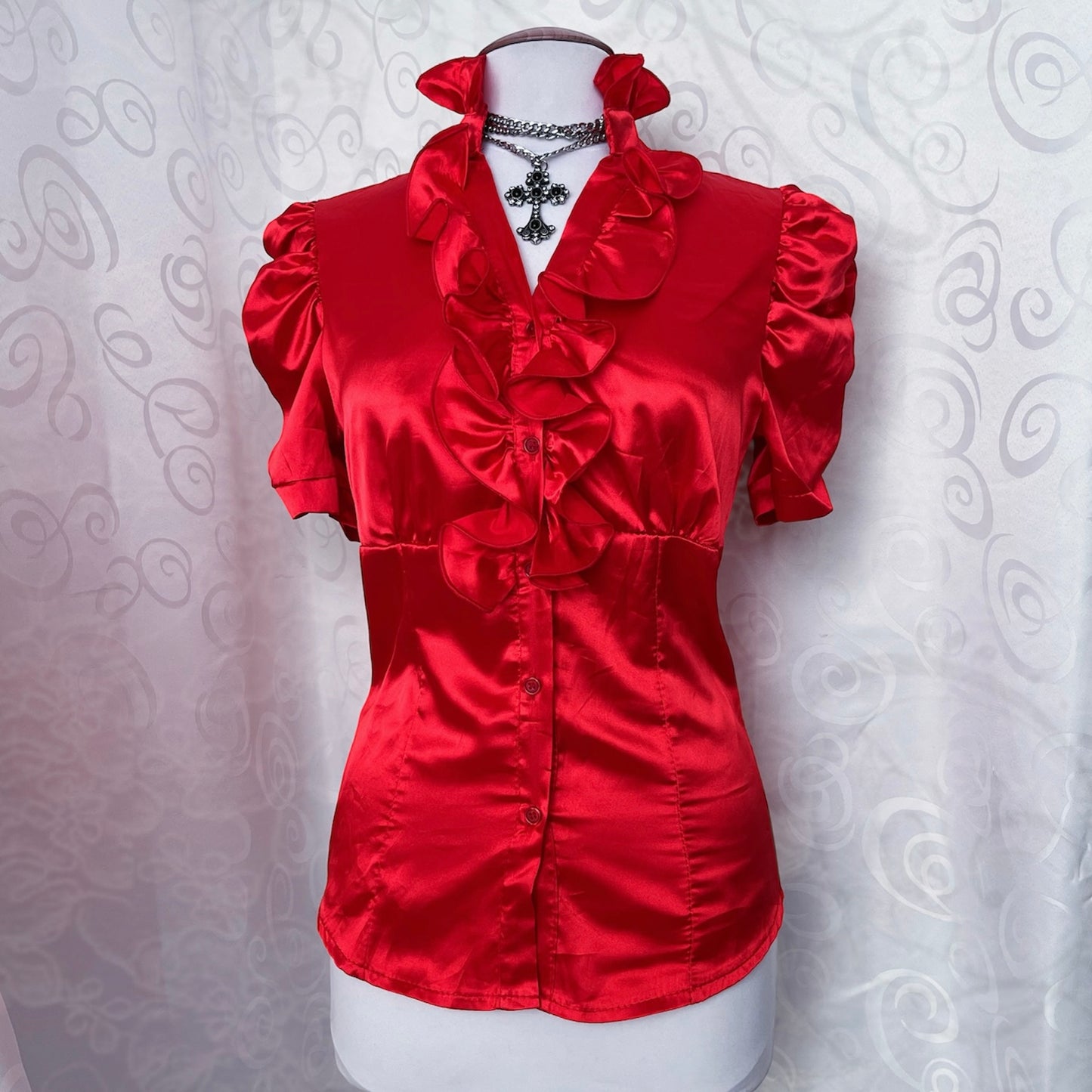 00’s vampire gothic saten red shirt with ruffle details ❤️🫀