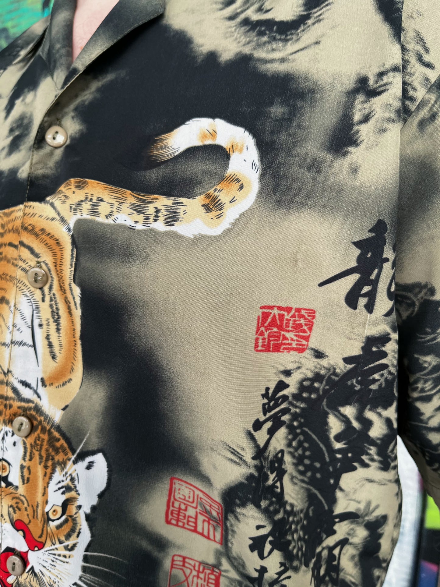 Vintage Asian style tiger shirt 🐅
