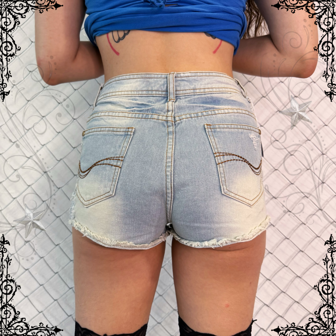 Essential ripped shorts 🌀✨