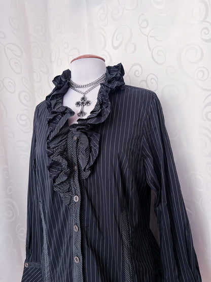 00’s Gothic striped shirt with ruffle details 🖤