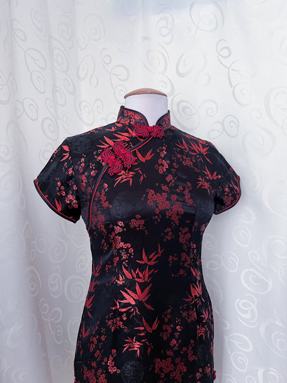 Iconic Silk qipao black & red embroidered dress ❤️