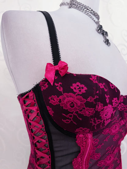 00's H&M pink lace mesh corset with lace-up side details 🎀🗝