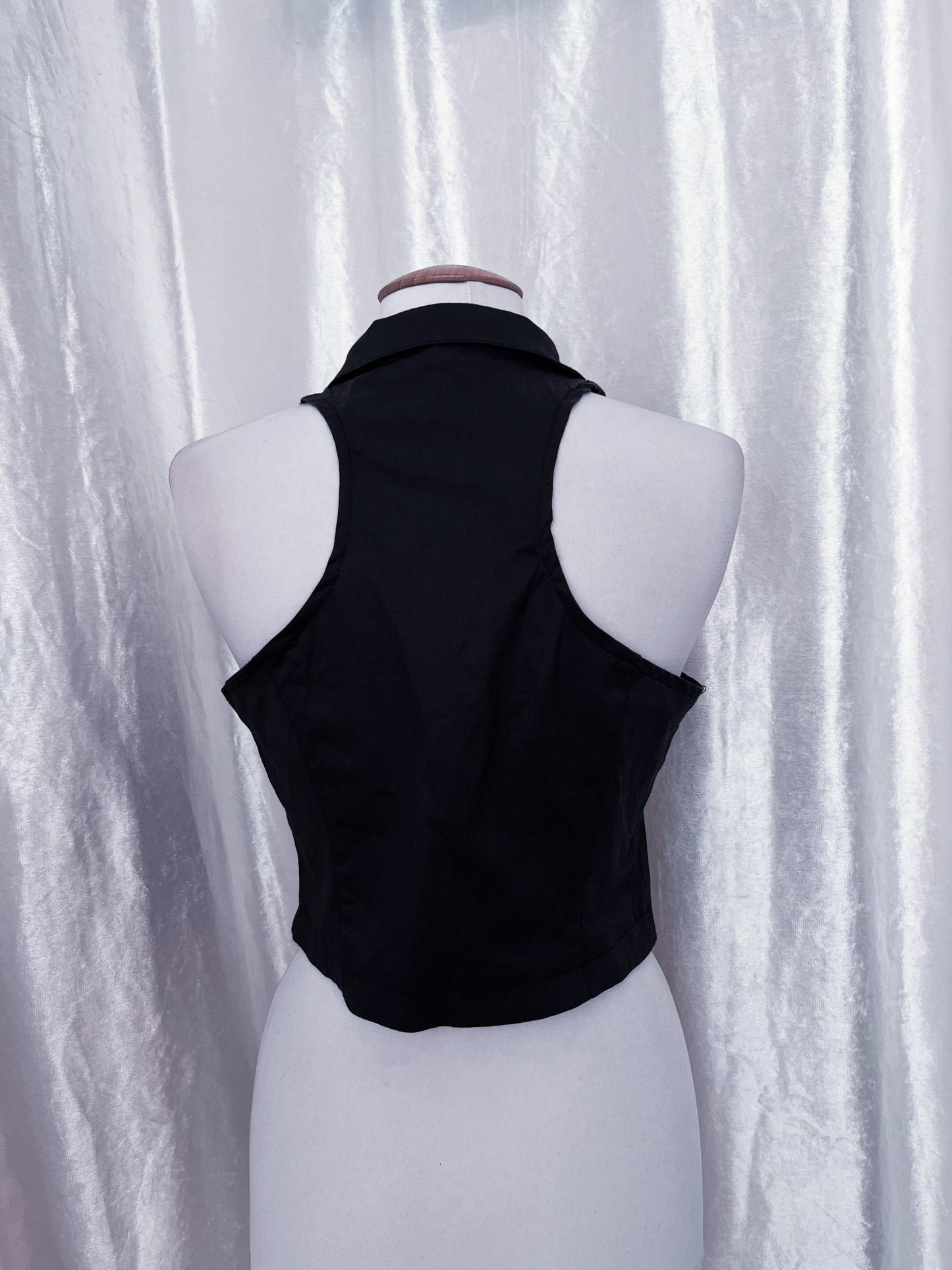 Essential black vest top 🎼