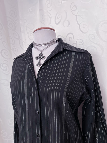 00’s gothic striped black shirt 🦇🌀