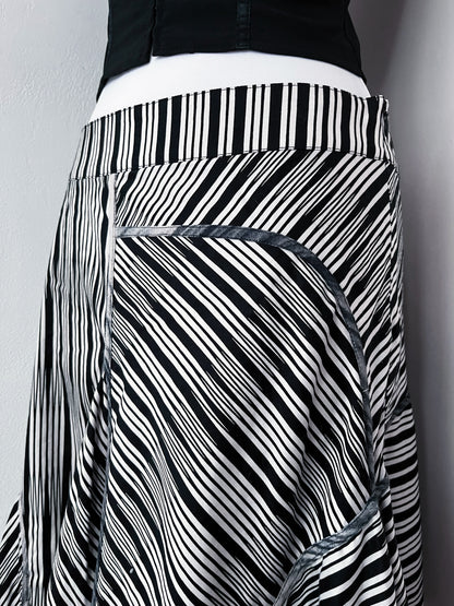 00’s witchy asymmetrical black & white skirt 💜🕸️