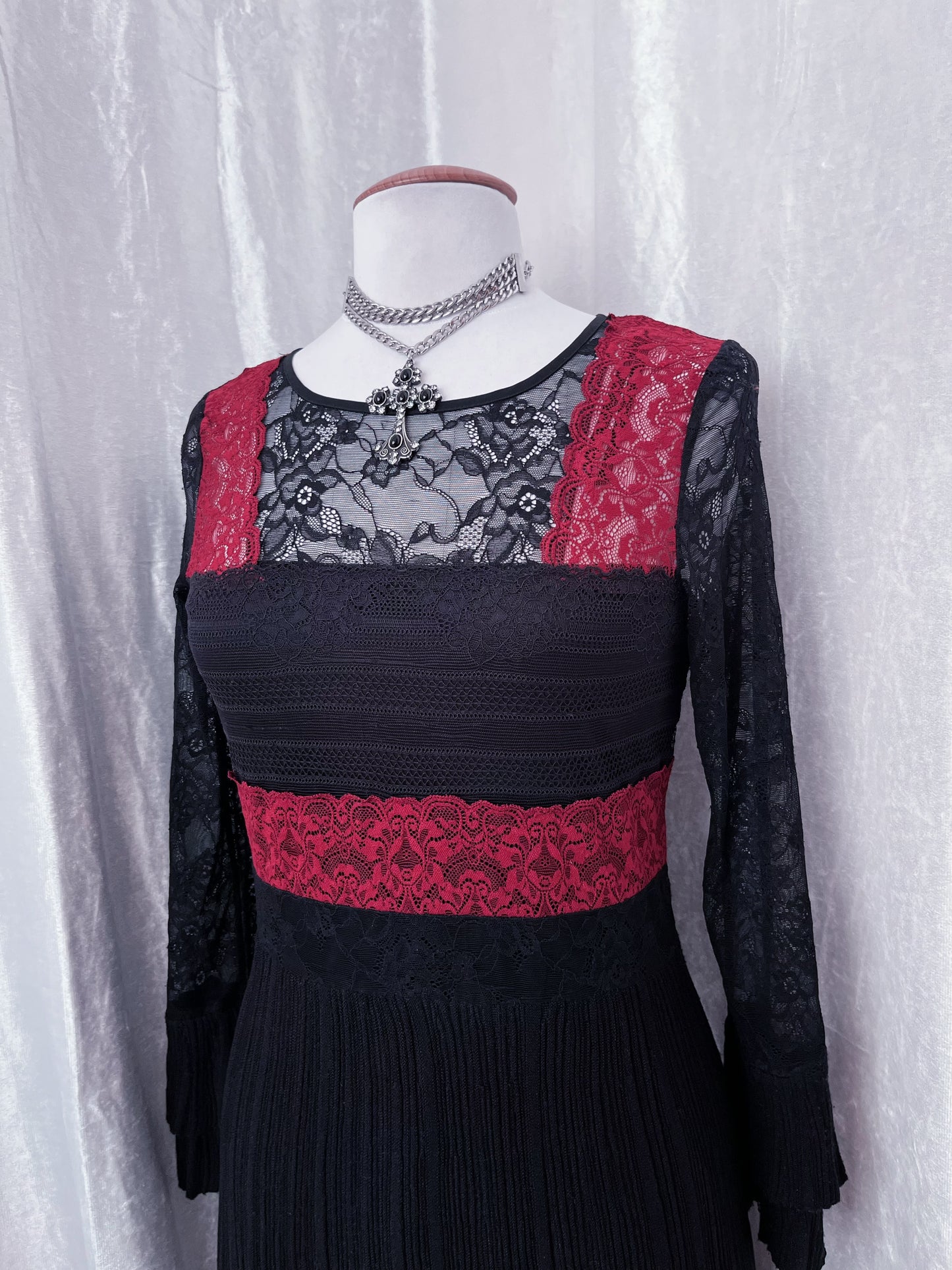 Morgan De Toi witchy lace & wool dress 🖤🌹