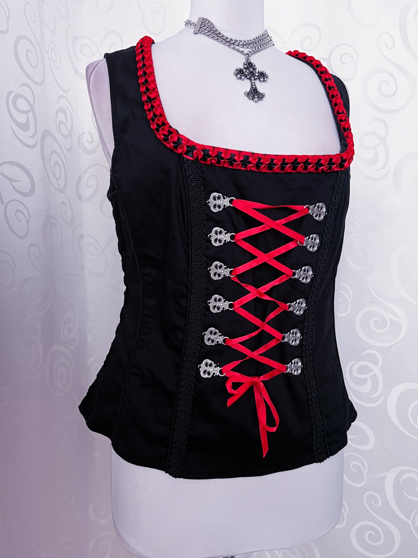 00’s dirndl black corset top ❤️