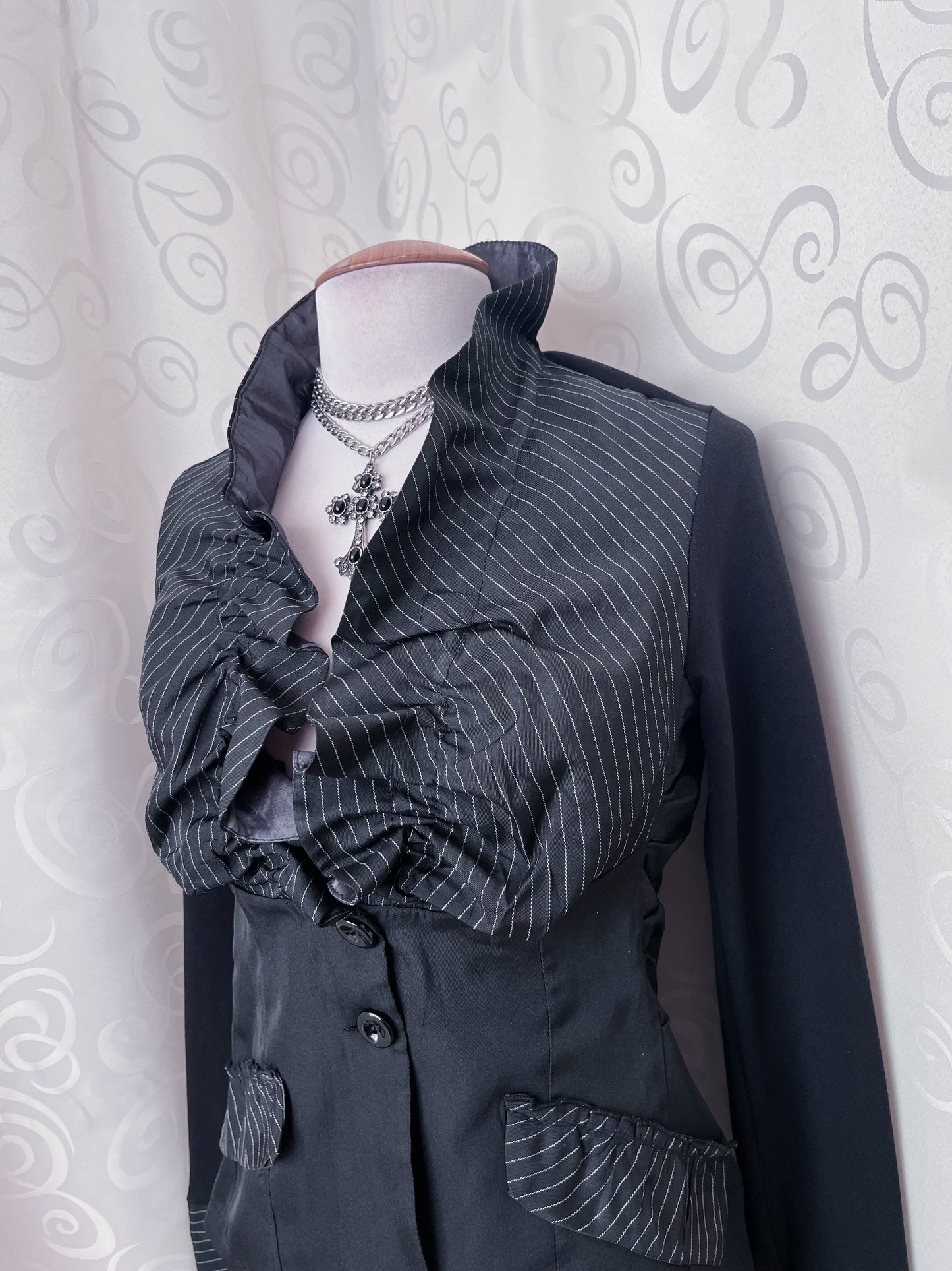 00’s Gothic light shirt/blazer 🖤