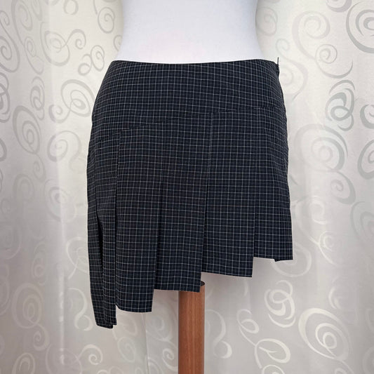 Emo asymmetrical plaid & pleated skirt 🦝🦇