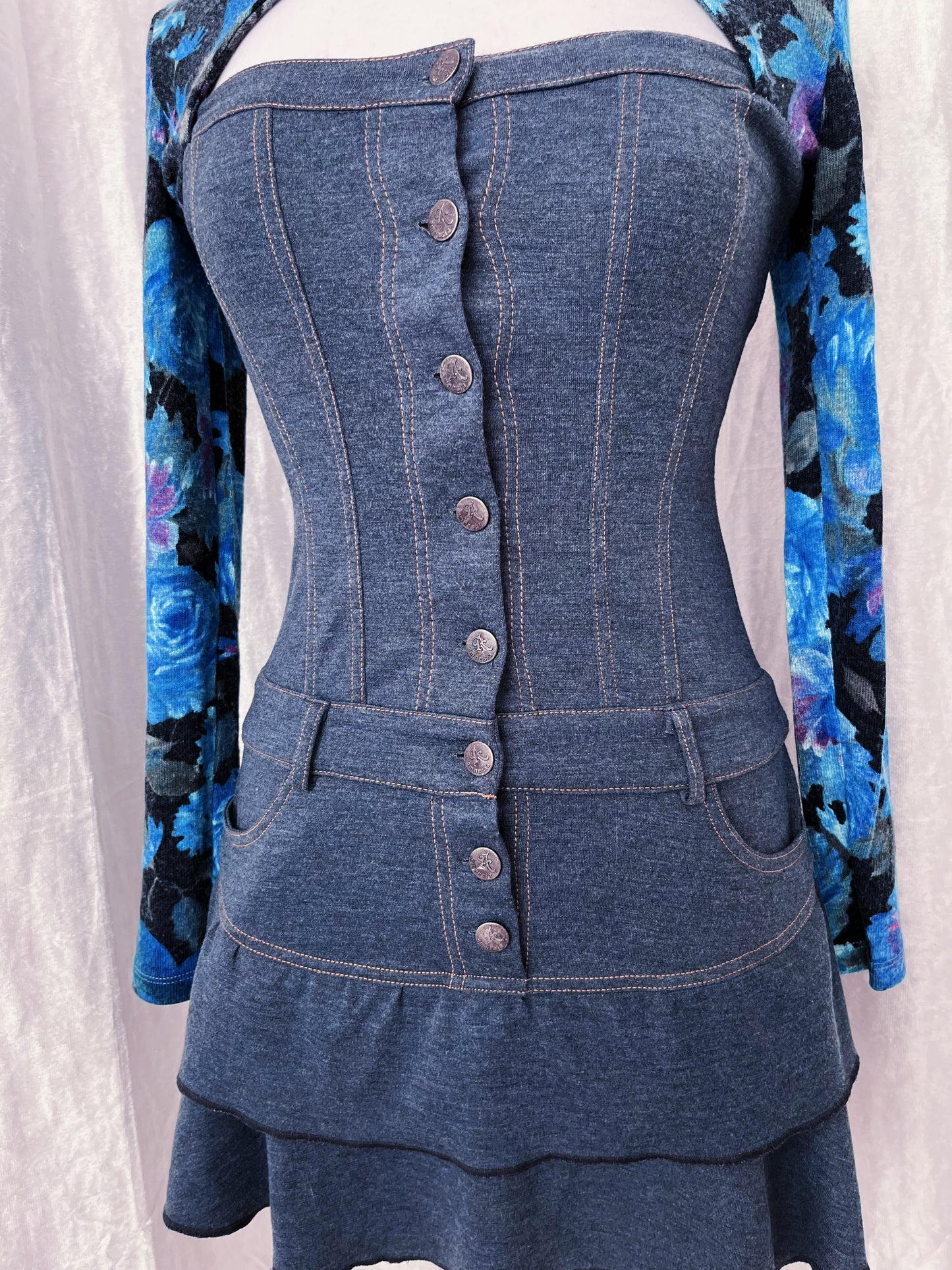 00’s AMNESIA cute denim dress with floral shoulder sleeves & turtleneck 🪻🪽