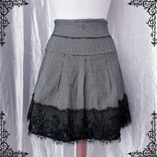 00’s dark coquette plaid skirt with lace detail 🎞️💀