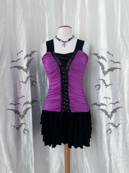 Iconic gothic lace-up pink & black dress 🎀