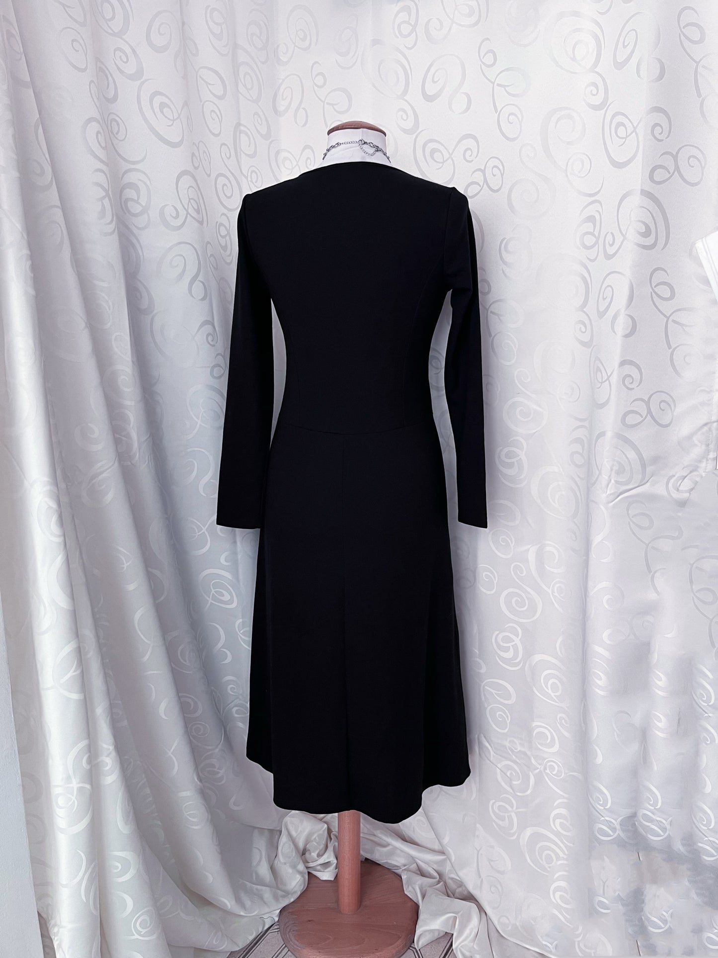 Gothic Melrose maxi dress with small velvet detail 🕷️🕸️