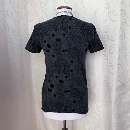 00’s Alt ripped grey tee 🖤🕷️