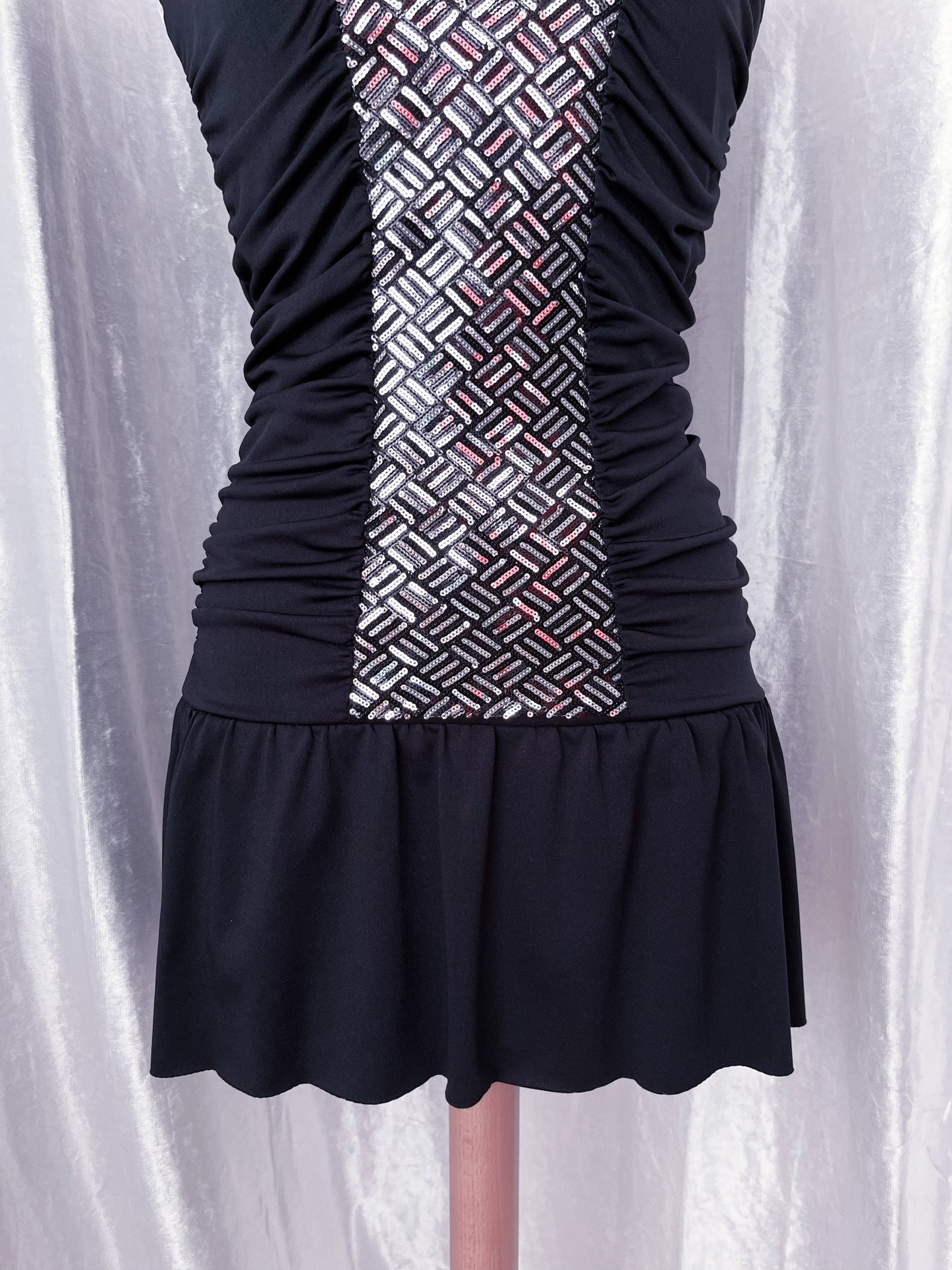 Prettiest mermaid core Melrose dress with sequin detail 🧜🏻‍♀️