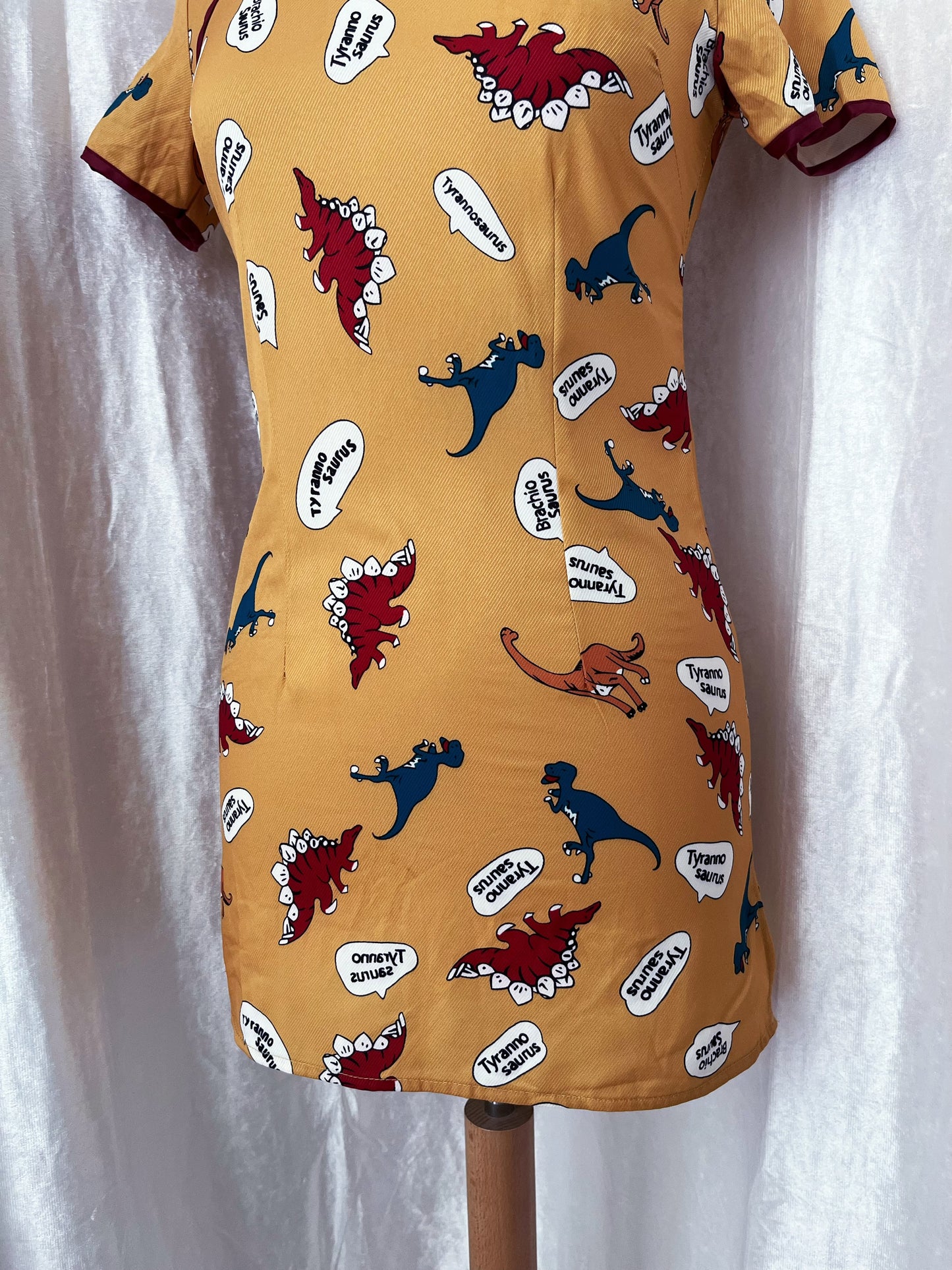 Modern Chinese Cheongsam Qipao dress with dinosaurs print 🦕🦖
