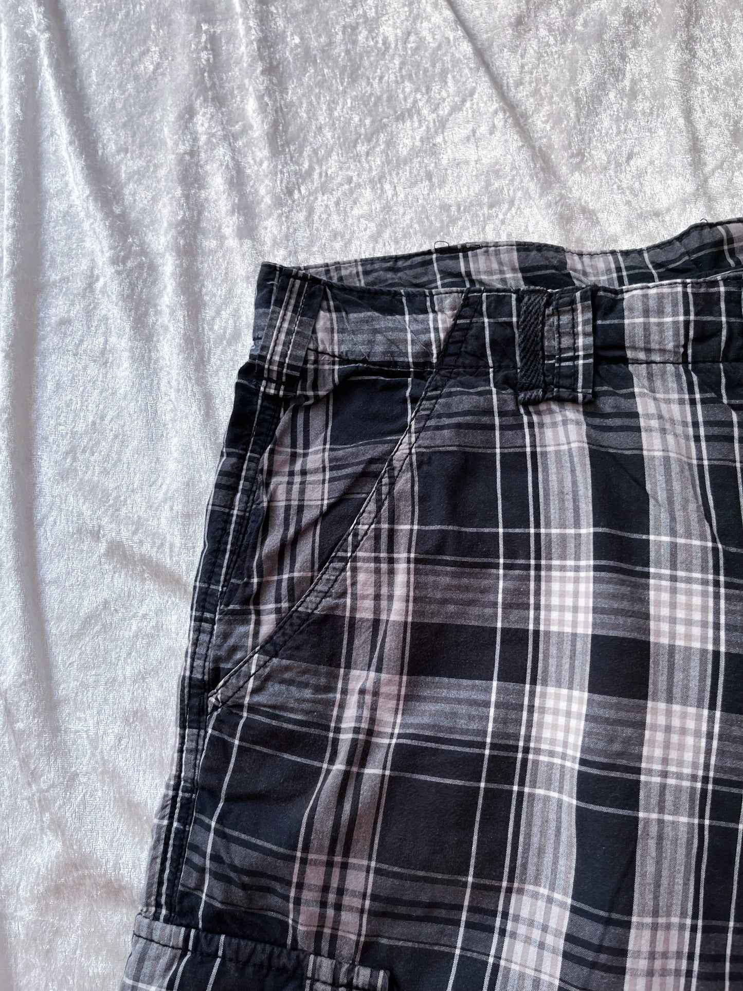 Men’s emo plaid jorts 🎹🎸