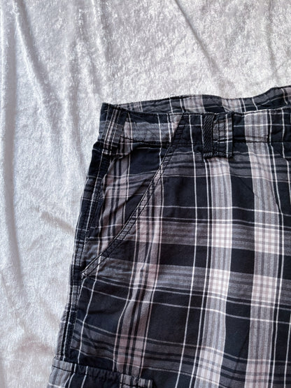 Men’s emo plaid jorts 🎹🎸