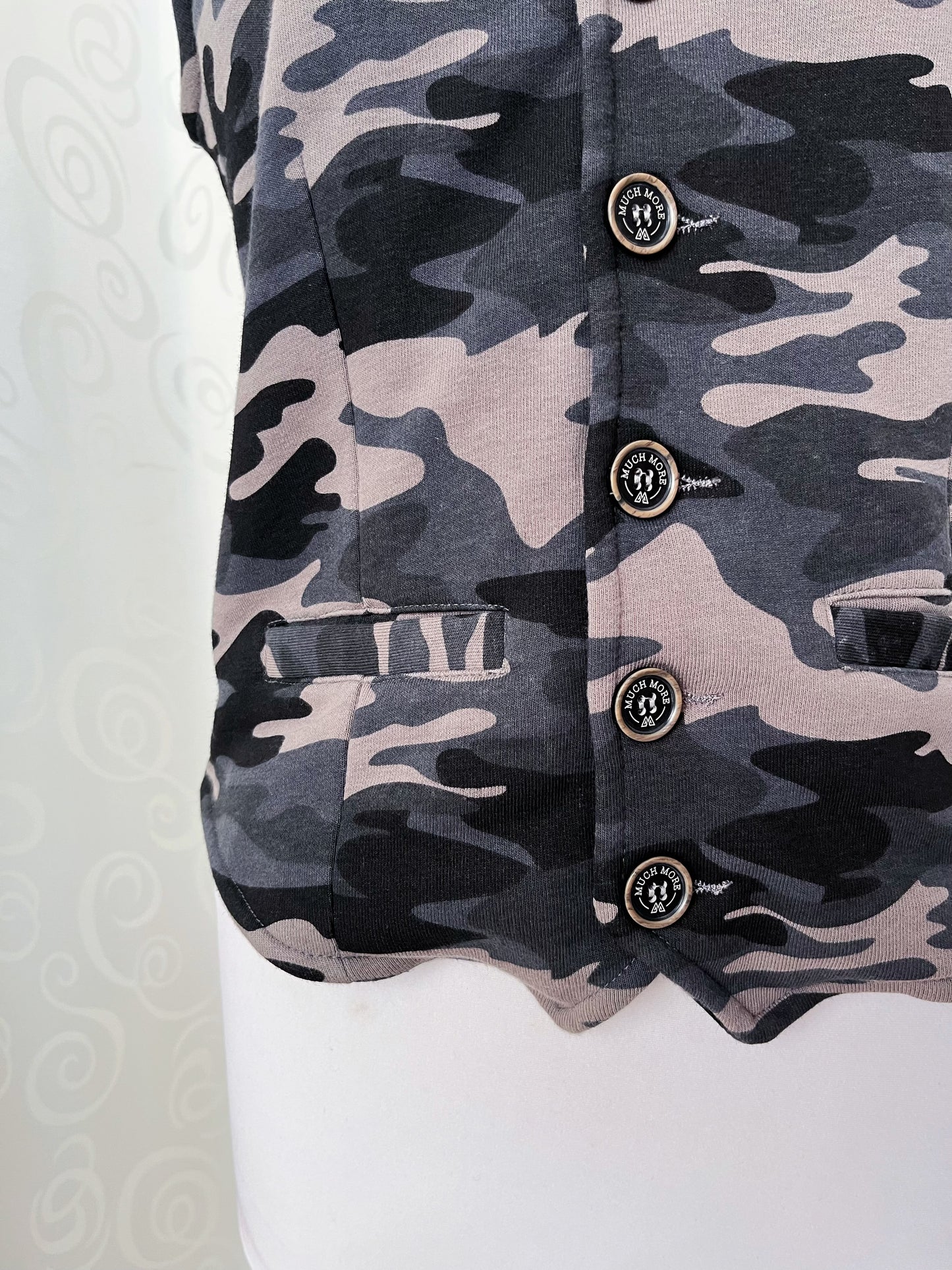 00’s iconic camo vest 🔫