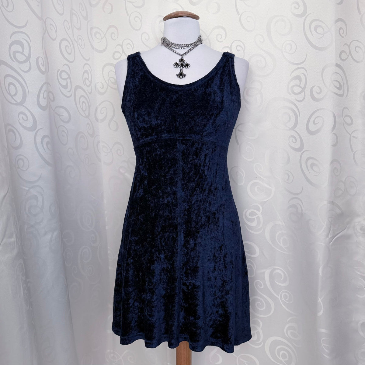 00’s Whimsygoth blueberry blue velvet dress 🫐🦋