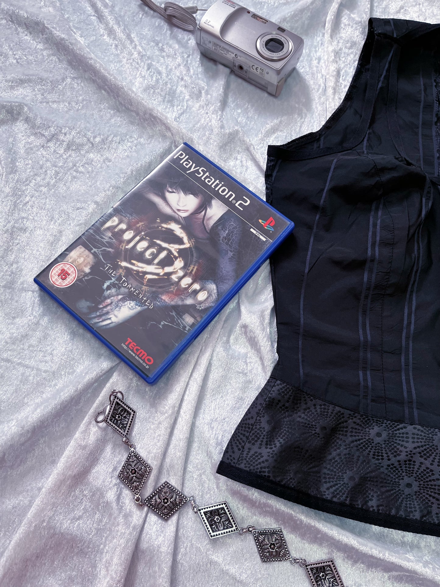 00’s Horror Protagonist / Dark coquette top 🌺