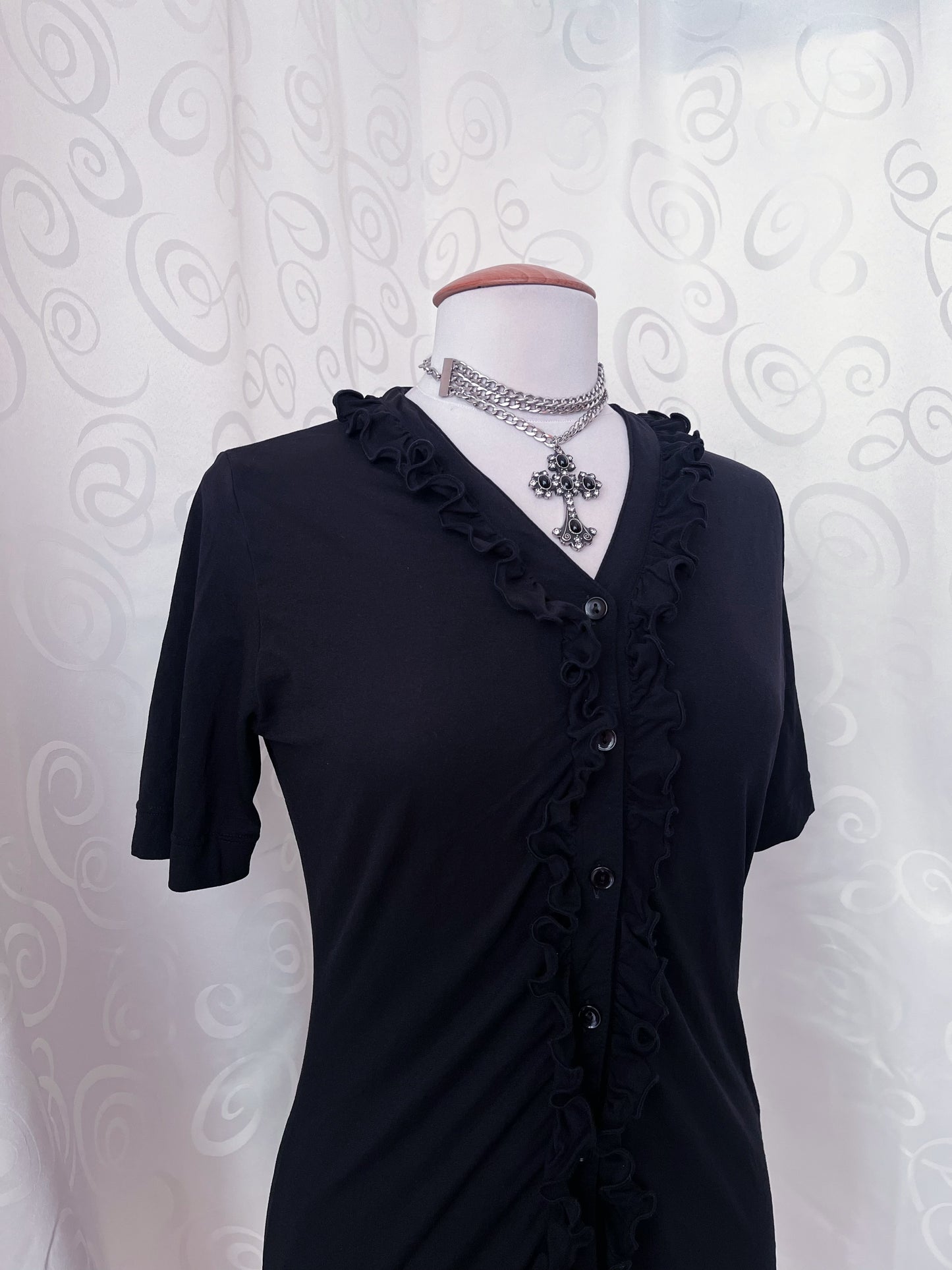 Gothic/Jirai Kei style ruffle black shirt with short sleeves 🦇