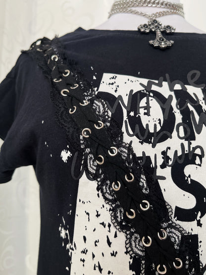 00’s iconic alternative tee with graphic print & lace-up details 🕷️🌀