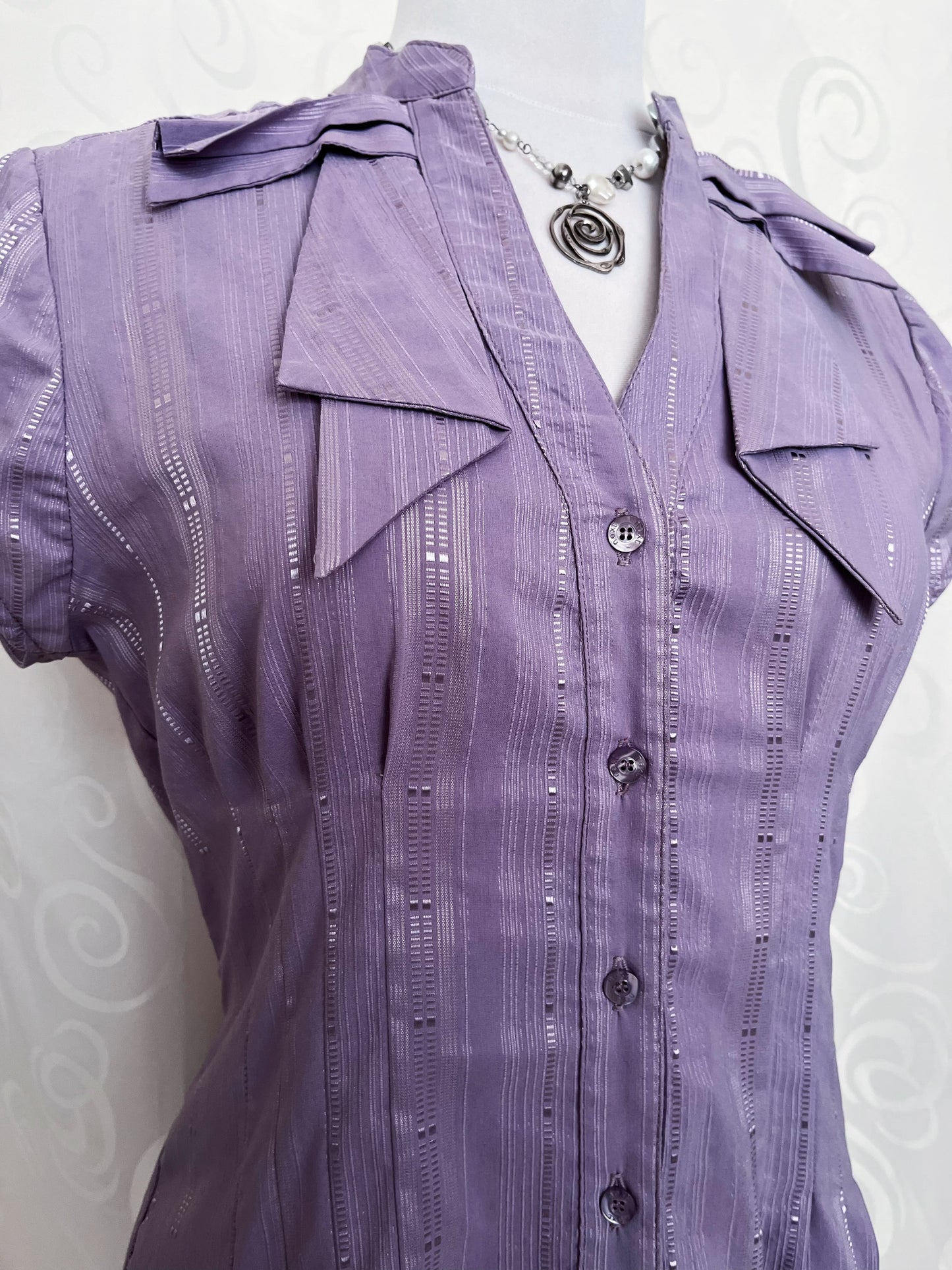 Cutest coquette striped lilac shirt 💜🎀