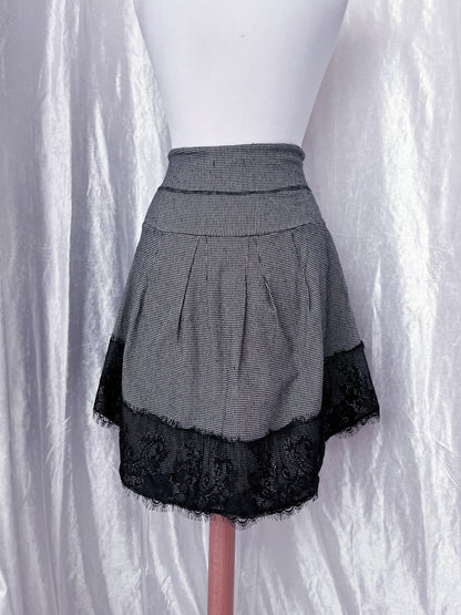 00’s dark coquette plaid skirt with lace detail 🎞️💀