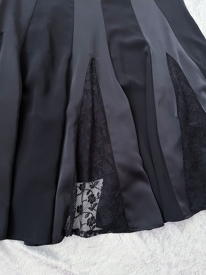 00’s whimsygoth velvet black asymmetrical skirt 🕷️