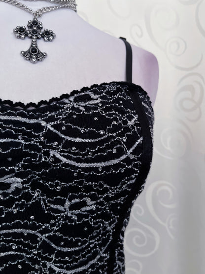 00’s Whimsygoth embroidered black & white top 🕷️