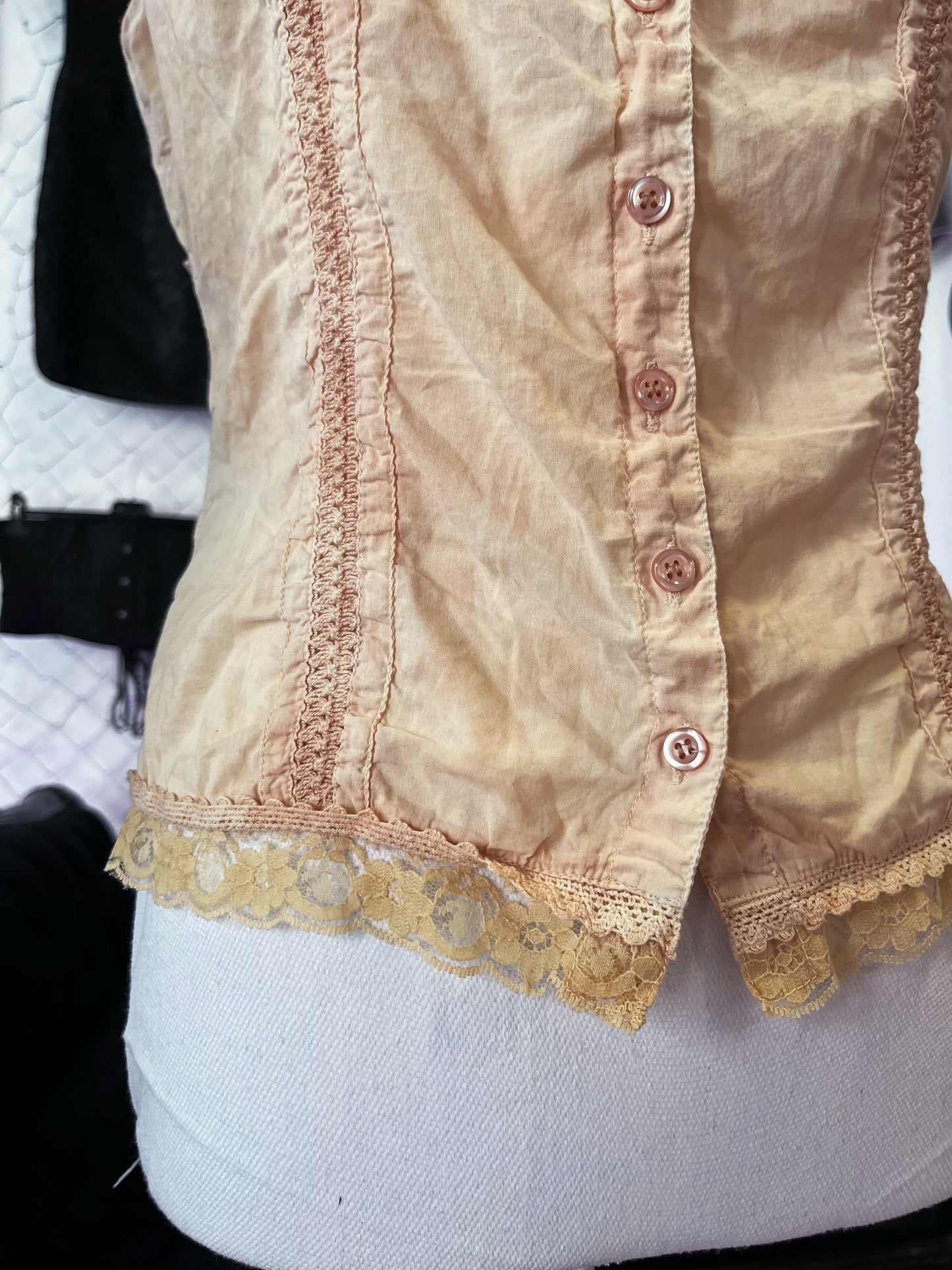 00’s whimsy coquette beige lacey cotton shirt ☀️