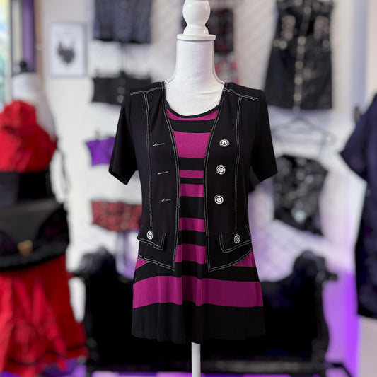 00’s Emo vest style tee with stitches & buttons 🎸