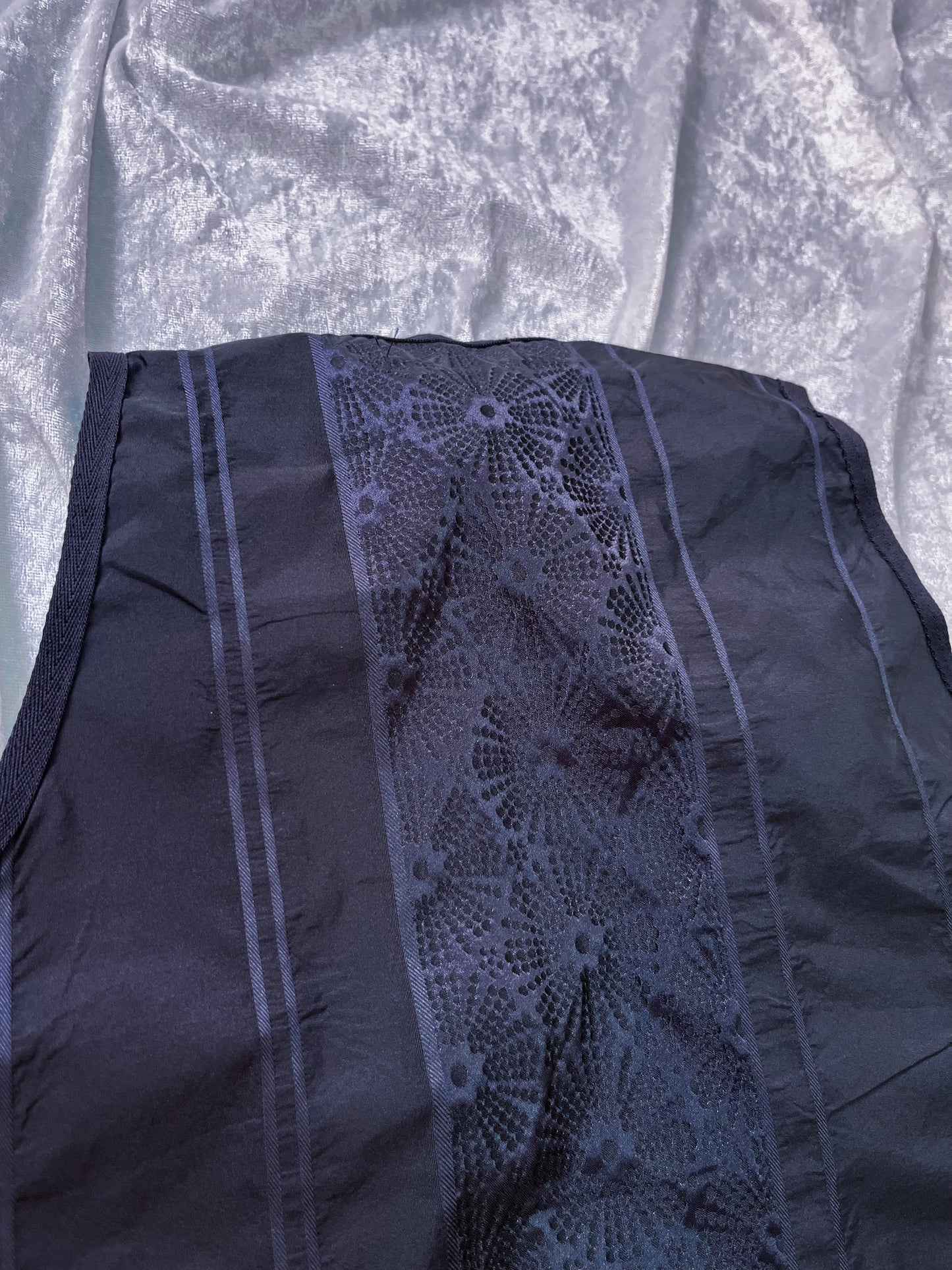 00’s Horror Protagonist / Dark coquette top 🌺