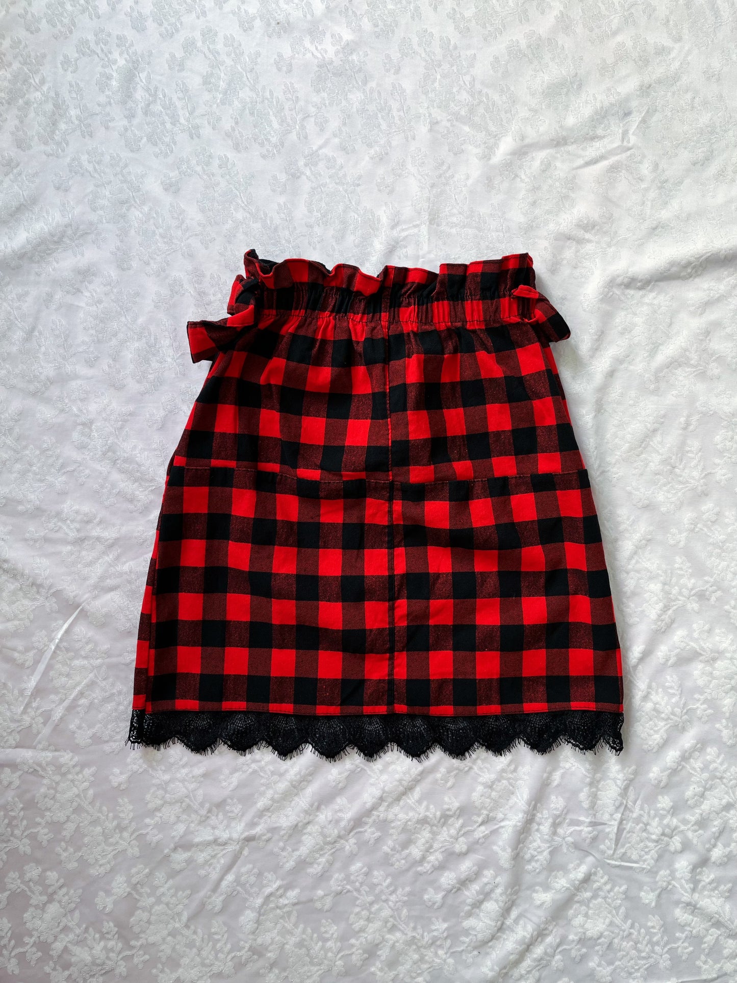 Checked emo skirt with lace trim detail