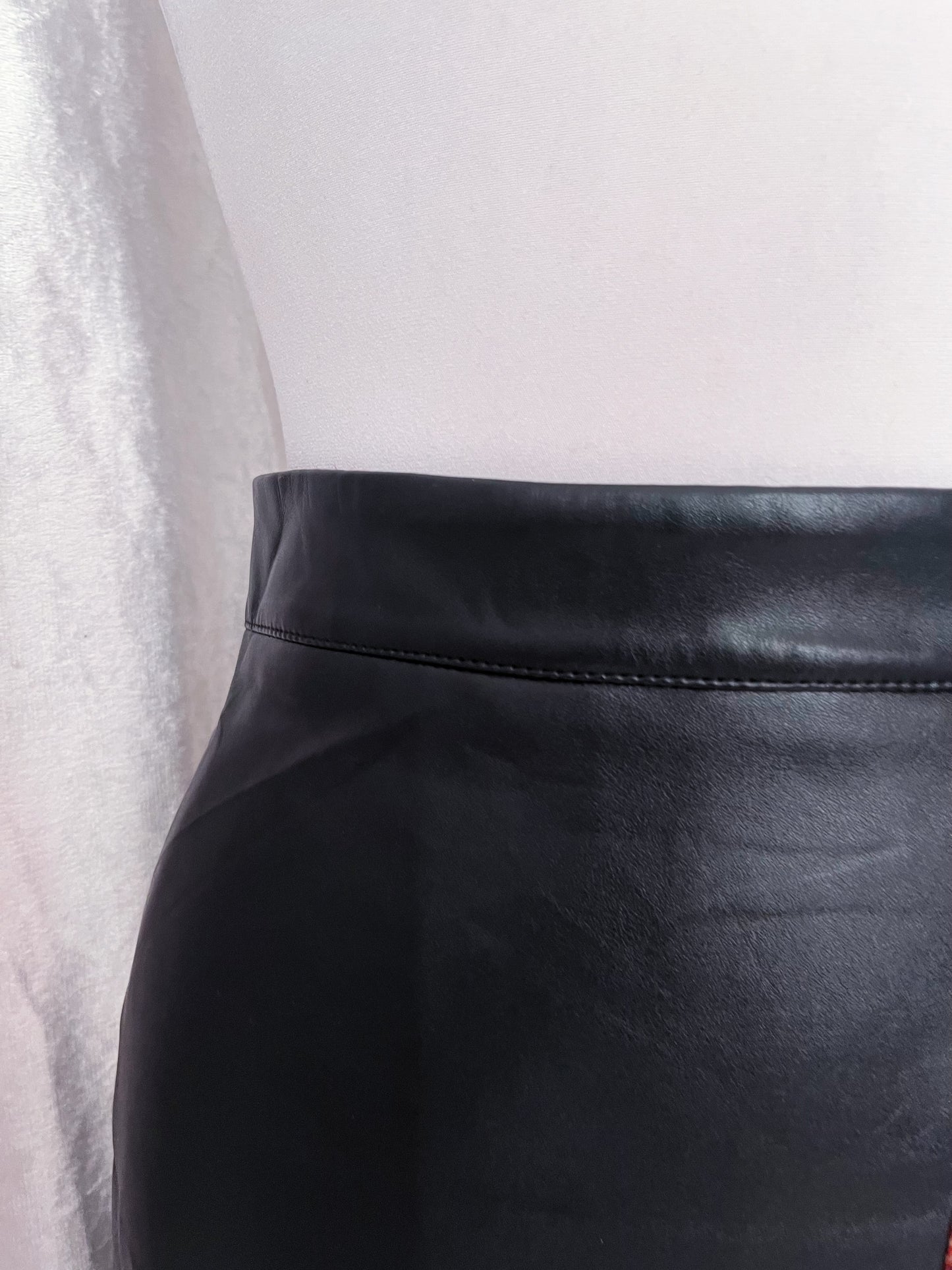 Alt faux leather & tartan skirt 🕷️🕸️