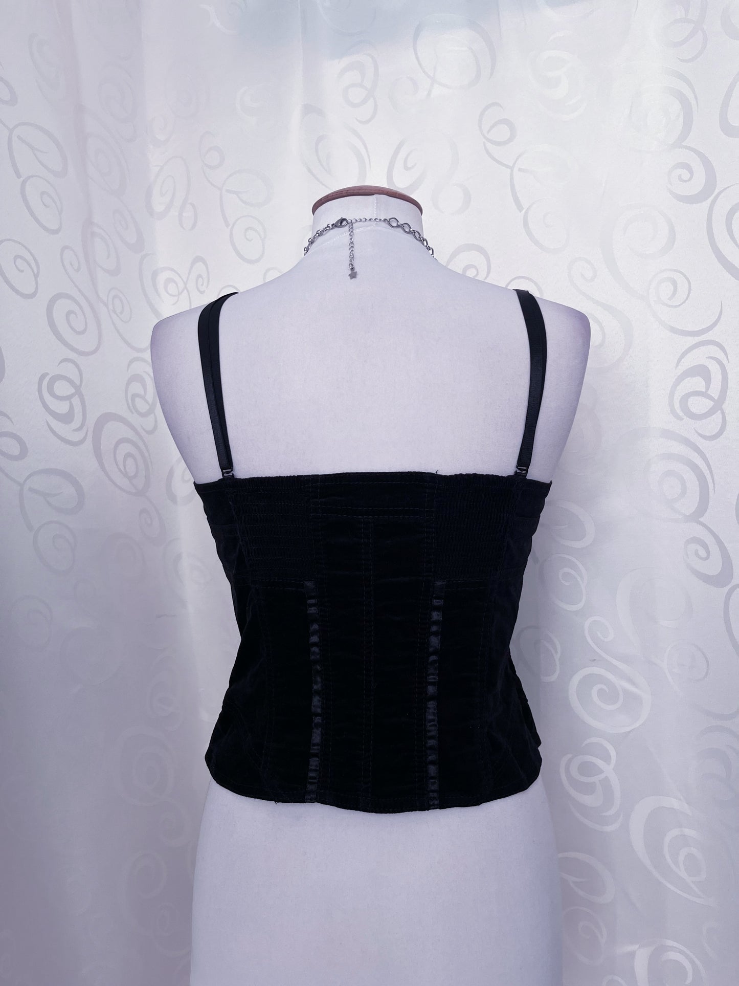 Horror protagonist gothic velvet vest top 🦇🕸️